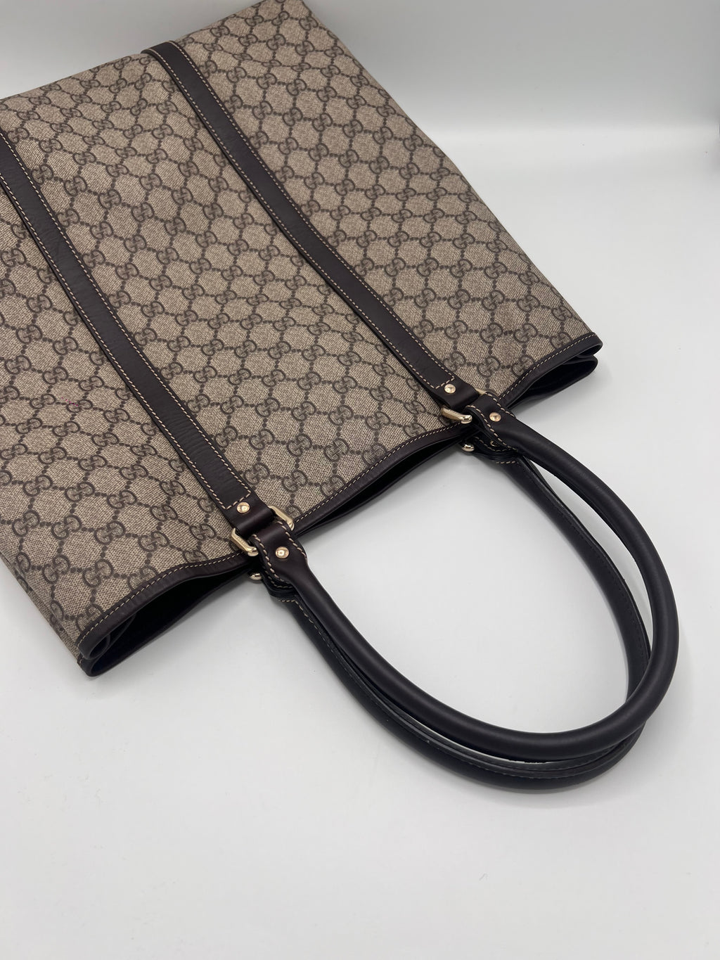 GUCCI SUPREME TOTE BAG