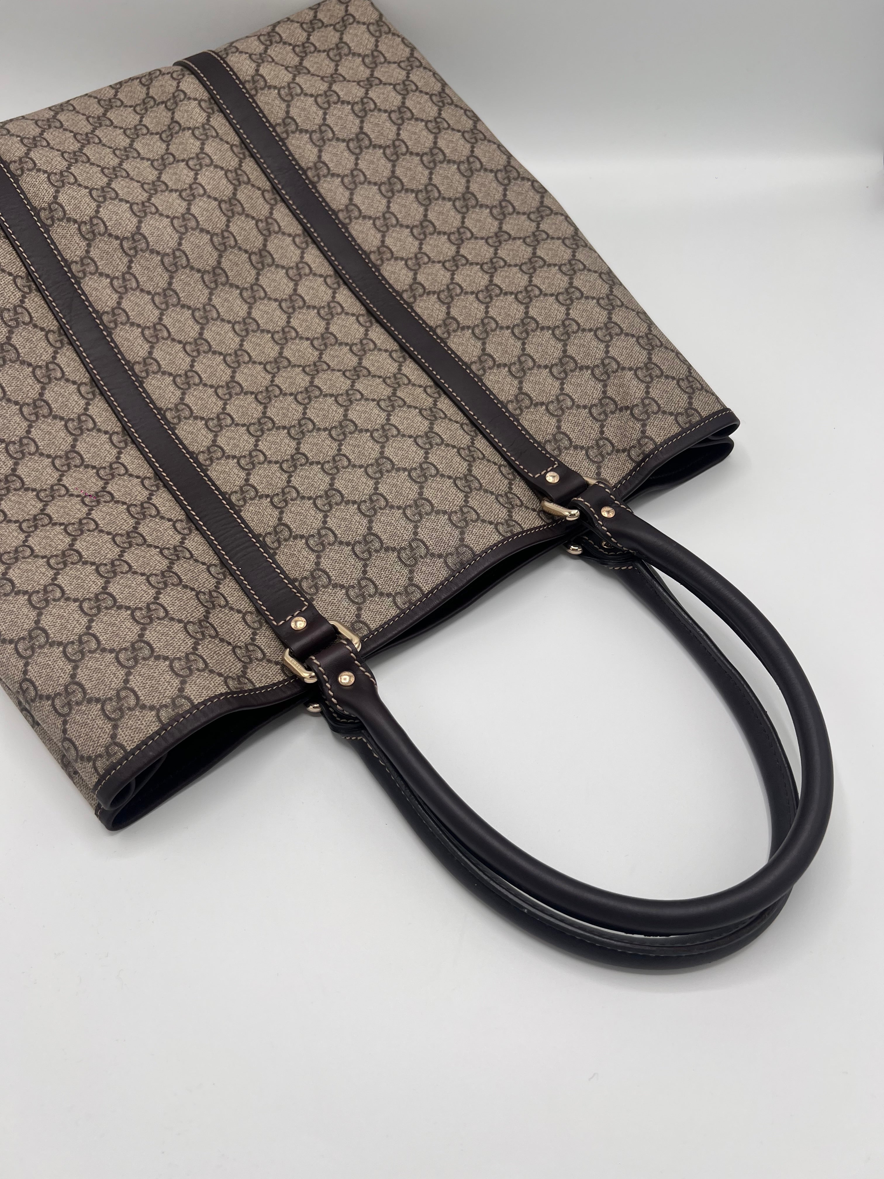 GUCCI SUPREME TOTE BAG