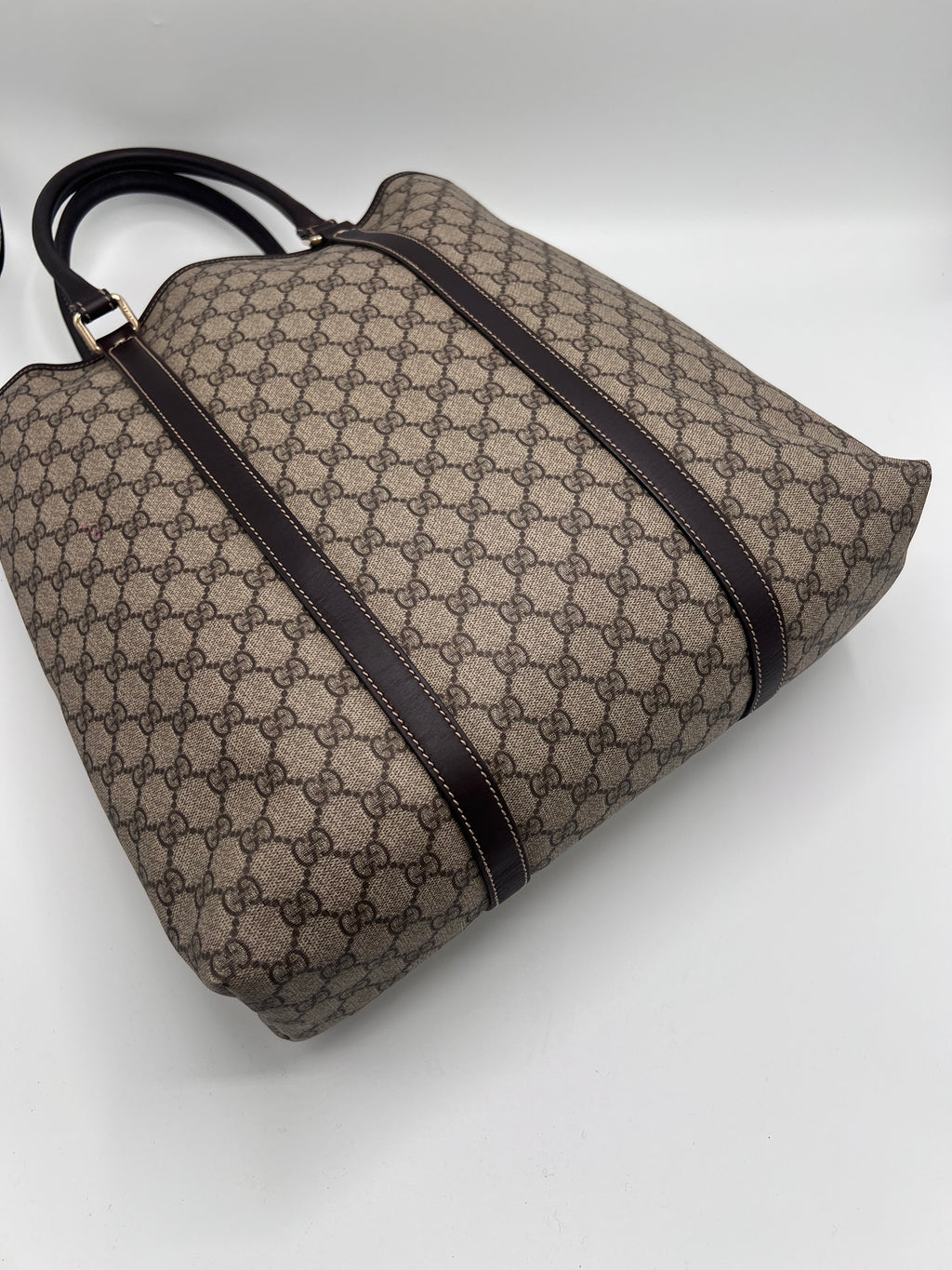 GUCCI SUPREME TOTE BAG