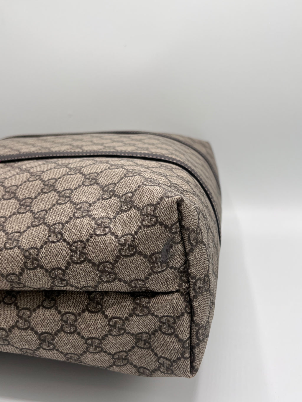 GUCCI SUPREME TOTE BAG