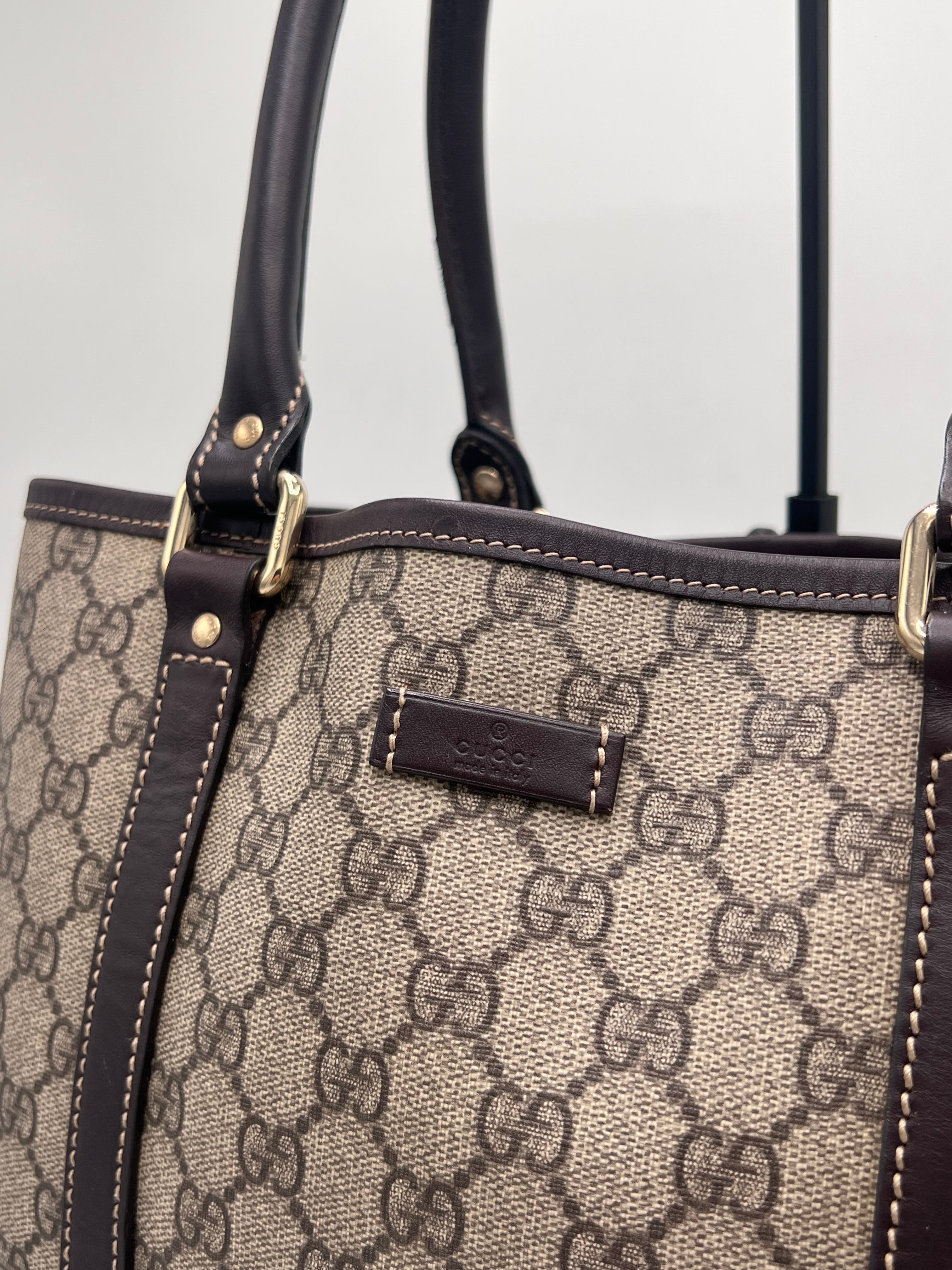 GUCCI SUPREME TOTE BAG