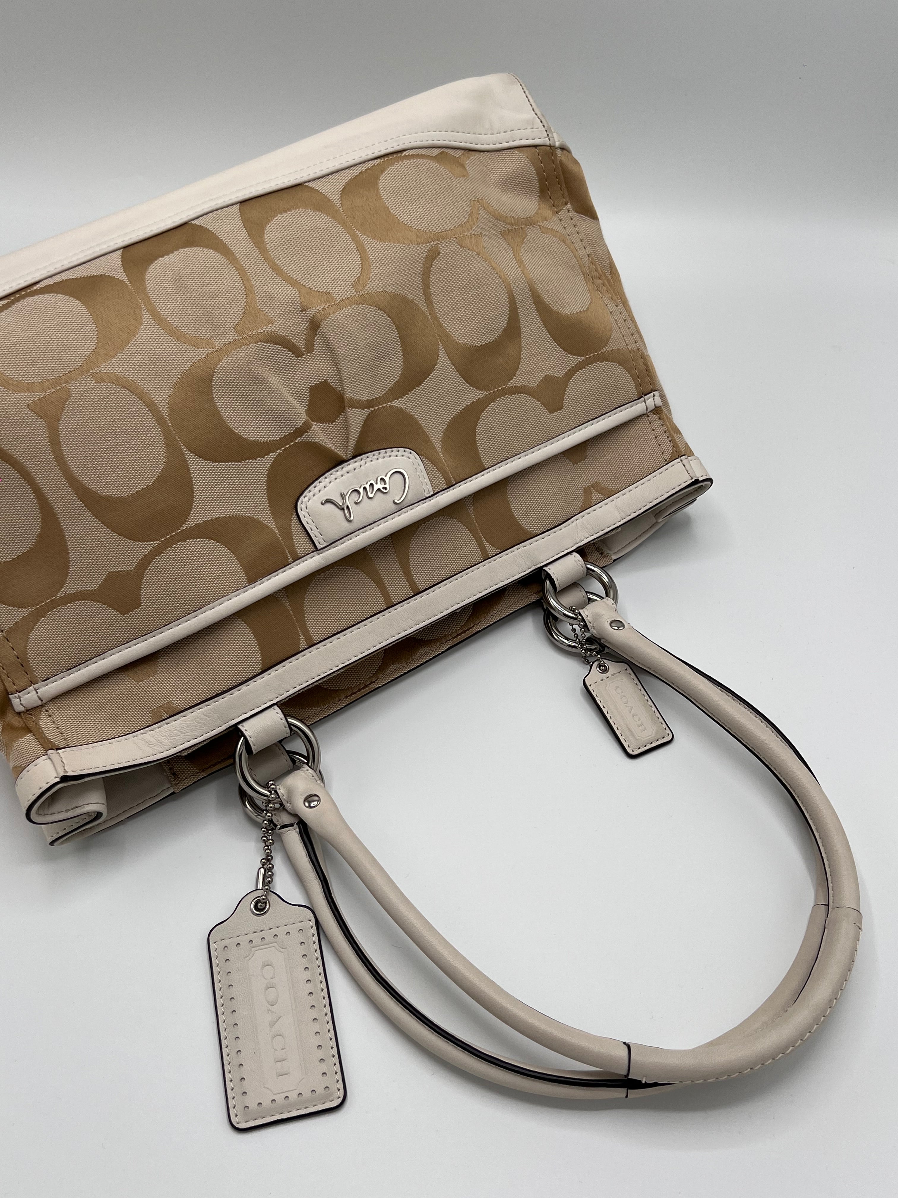 Coach Signature Monogram Shoulderbag